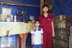 Teenager quits school to care for sister after parents gone