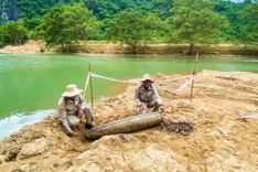 American War bomb found near Phong Nha Cave during river dredging
