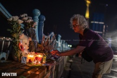 Ha Long residents pray for four missing boat victims