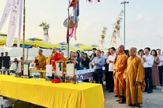 Quang Ninh holds memorial service for victims of Ha Long Bay boat tragedy