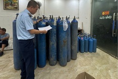 Hundreds of laughing gas canisters seized in Hanoi