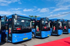 HCM City rolls out 600 new buses