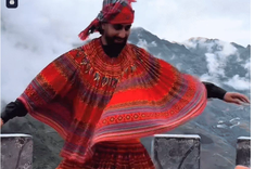 Foreign male tourist sparks controversy for wearing H’mong skirts