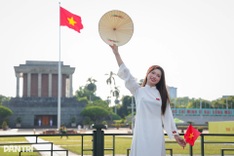 Young people take photos at Ho Chi Minh Mausoleum ahead of National Day