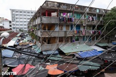 Severely deteriorated apartments in HCM City threaten residents