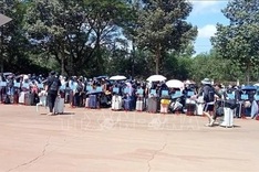 Cambodia hands over 353 citizens to Vietnam