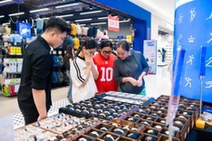 HCM City offers branded goods on sale at metro station
