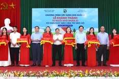 Ten new houses donated to poor families in Lang Son