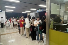 Hanoi metro station overwhelmed after military parade rehearsal