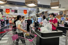 Hanoi supermarkets extend hours and launch major discounts for National Day