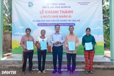 Dantri/Dtinews hands over new houses to poor families in Mekong Delta