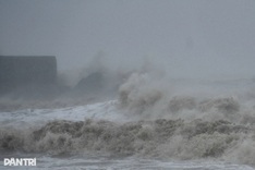 Typhoon Bualoi strengthens on course for central Vietnam