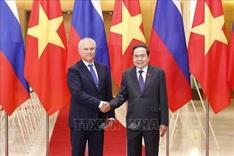 Top Vietnamese legislator holds talks with Russian State Duma Chairman