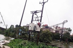 Over 1.8 million customers lose power as Typhoon Bualoi hits Vietnam