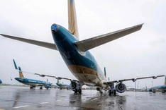 Bad weather disrupts flights at Noi Bai International Airport