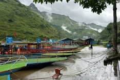 Boat tours on Nho Que River suspended due to floods and landslides