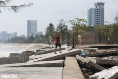 Nghe An sea embankment torn apart by Typhoon Bualoi
