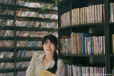 Book-themed cafe in Quang Ngai draws young reading enthusiasts