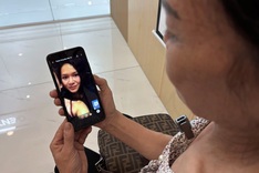 Hanoi mother joyful after finding daughter in France