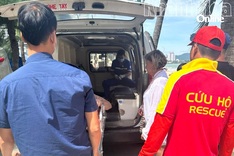 Russian tourist rescued from drowning in rough seas off Nha Trang