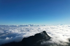 Cloud hunting on the roof of Quang Tri