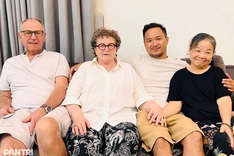 Vietnamese mother thanks French couple who raised her son