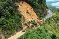 Road linking Nha Trang and Dalat closed after landslides