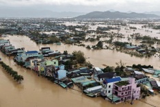 Record floods hit southern central Vietnam, prompting overnight evacuations