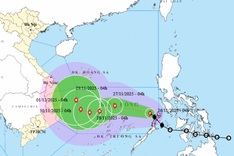 Typhoon Koto enters East Sea