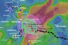 Typhoon Koto reaches peak intensity as central coast prepares for rain