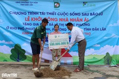 Dantri/Dtinews begins building home for flood-stricken family in Dak Lak