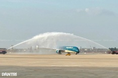 First flight lands successfully at Long Thanh Airport
