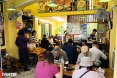 Pho Thin Bo Ho prepares to relocate after 70 years in Hanoi old quarter