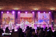 Night tour at Temple of Literature offers fresh cultural experience