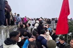 Severe congestion hits Ha Giang tourist sites over new year holiday