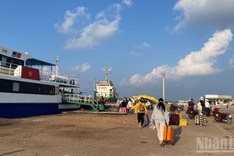 Phu Quy Island runs out of petrol amid rough seas