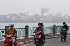 Hanoi air quality falls to very unhealthy levels