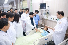 PM extends best wishes to doctors, patients on Tet occasion