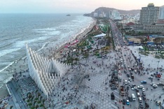 Tourist sites, hotels in Vung Tau packed during Tet holiday