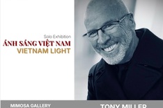 Australian photographer Tony Miller stages art exhibition in Dalat