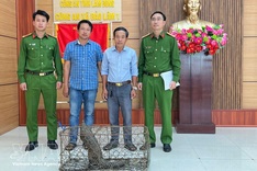 Lam Dong resident hands over rare pangolin to authorities