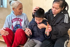 Hanoi family with three disabled members appeals for support