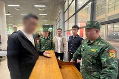 Foreign national caught smuggling gold into Vietnam