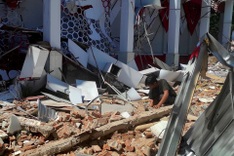 7.4-magnitude quake off Indonesia kills one, tsunami warning lifted