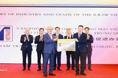 Vietnam opens trade promotion office in Haikou, China
