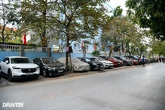 Hanoi plans higher pavement parking fees