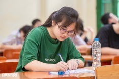 Hanoi bans extra classes during summer break