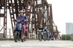 Long Bien Bridge reopened after repairs