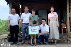 More than VND 500 million raised to help hearing-impaired boy