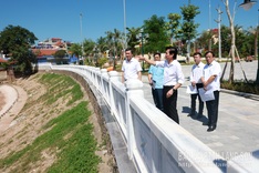 Lang Son studies first glass bridge across Ky Cung River